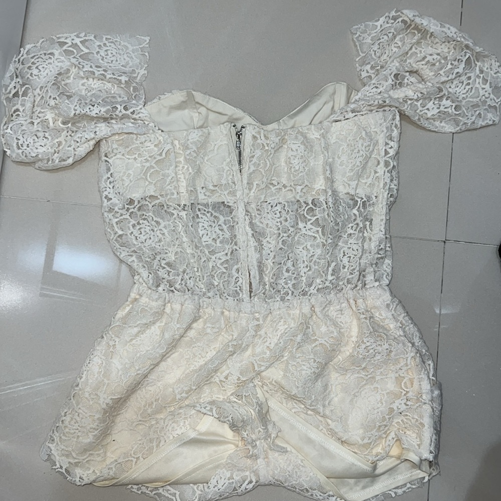 Lace romper - Picture 2 of 2